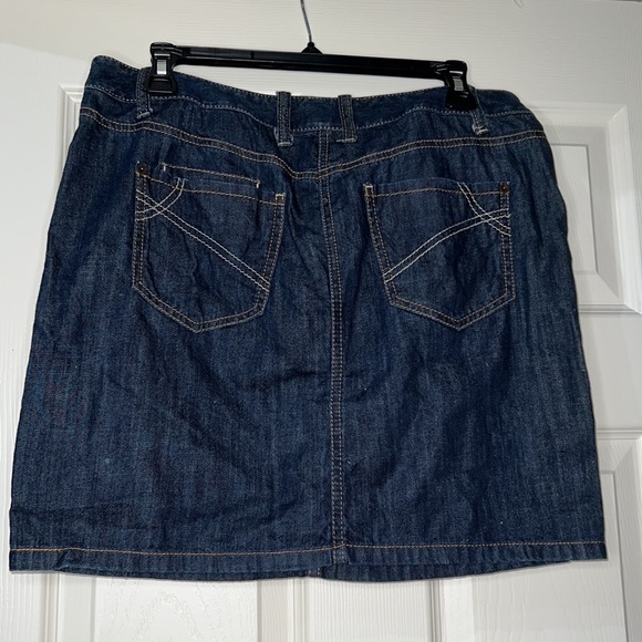 Ann Taylor Loft petites denim mini skirt - Picture 3 of 5